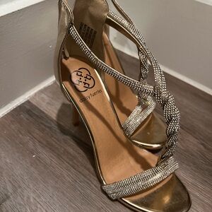 Daisy Fuentes Sparkling Gold Heels